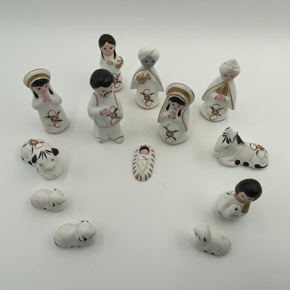 Vintage Mexican White Gold Hand Painted Folk Art Clay Pottery Nativity 13 PC - Picture 6 of 10